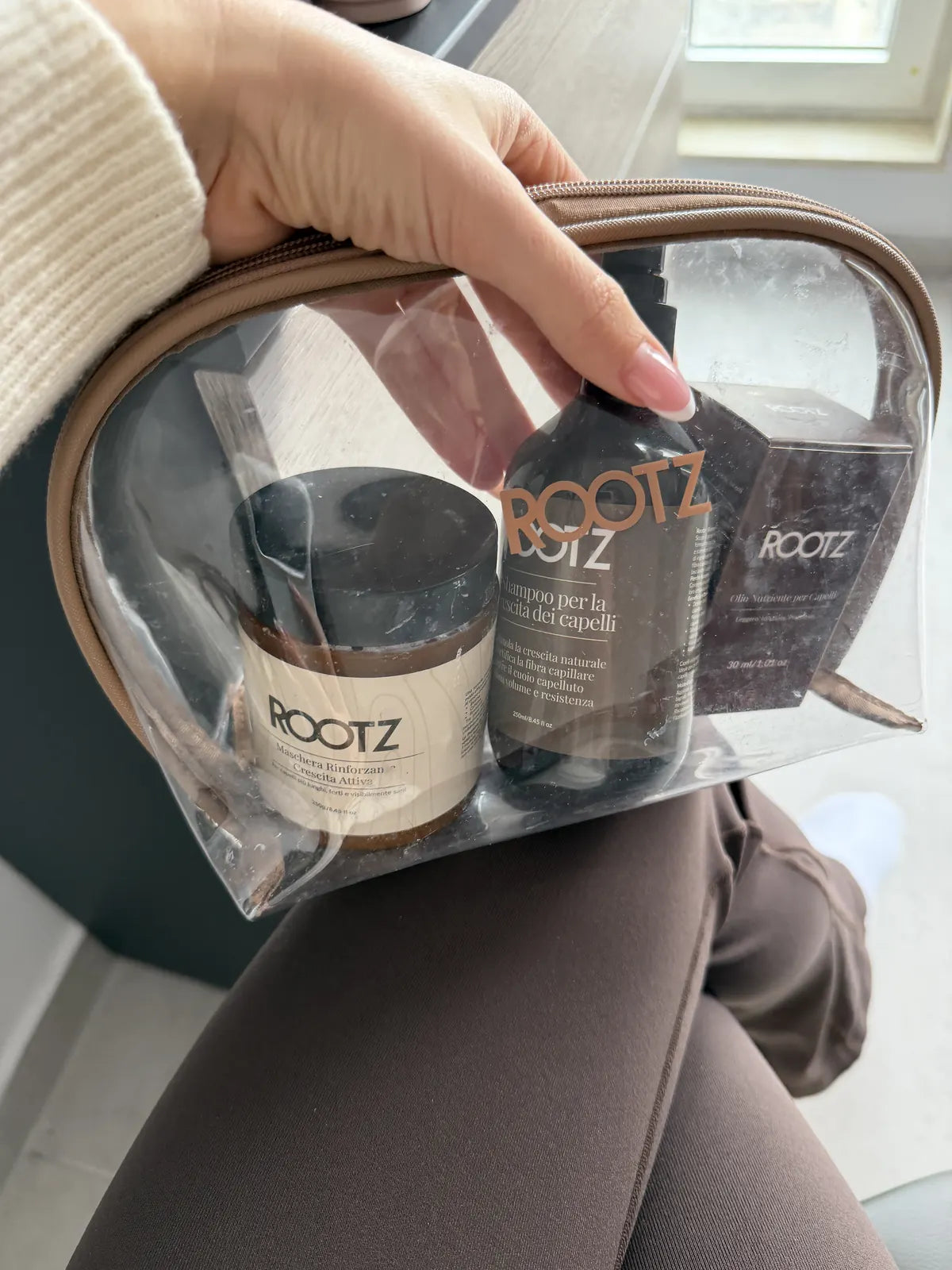 I prodotti ROOTZ fuori dalla pochette, con le etichette tutte leggibili